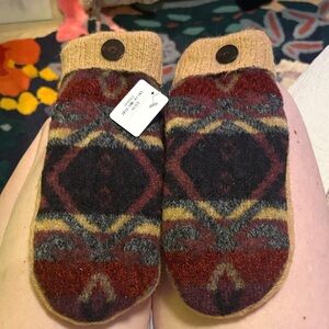 Cozy Knit Patterned Mittens